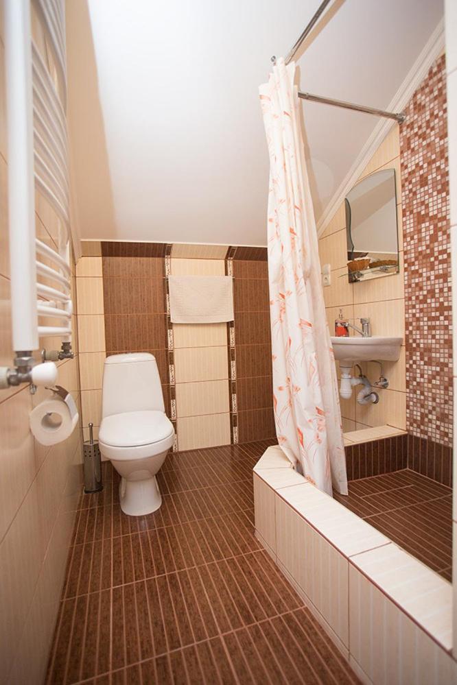 Goldenluxe Hotell Berehove  Exteriör bild